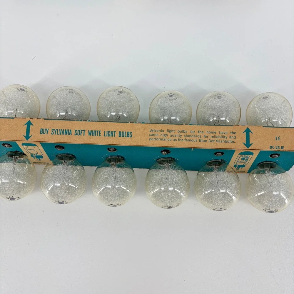 Sylvania Flashbulbs Blue Dot Press‎ 25 Vintage NOS Photography 12 Count Pack